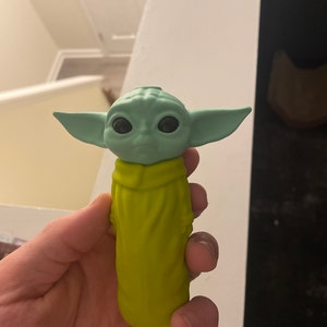 Mini Silicone Grogu Bubbler (lime green)